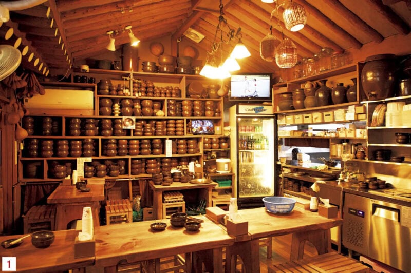 1.築110年以上の歴史がある韓屋造りの店内。