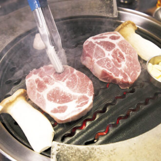【おいしいソウル】お肉を食べるなら〈モクサル〉が新定番!? サムギョプサルより脂身が少なくて人気上昇中！