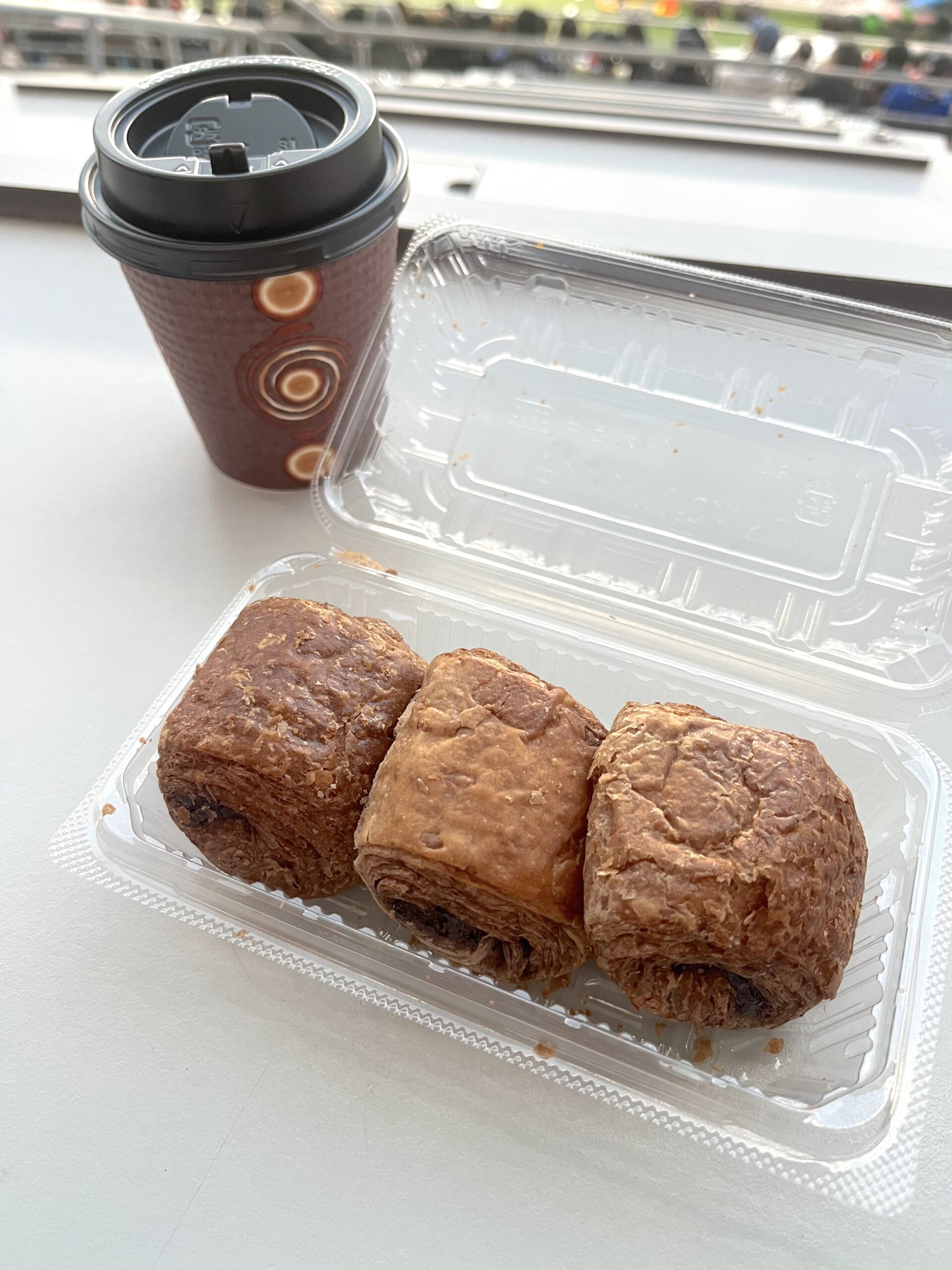 パン・オ・ショコラ＆コーヒー