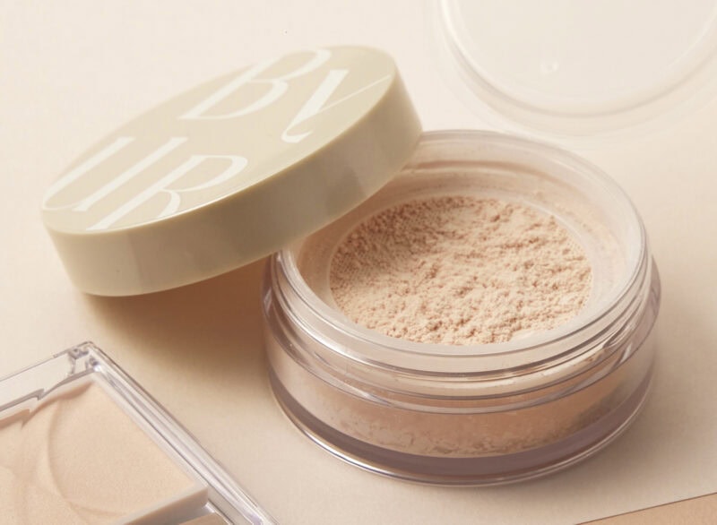 バイユア セラムフィット モイストフェイスパウダー 02