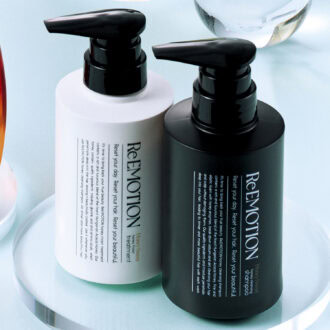 リエモーション （右）ハニースイート クレンジングシャンプー、（左）ハニースイート モイストトリートメント