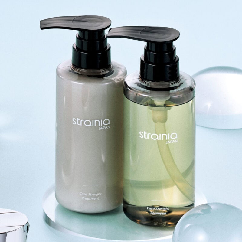 ストレーニア (右)ケアストレートシャンプー、(左)ケアストレートトリートメント