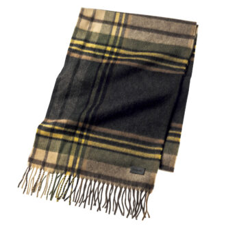 「ハンサムなチェック柄がツボ♡」（T）マフラー[H33×W190]¥97,900（サンローラン バイ アンソニー・ヴァカレロ／サンローラン クライアントサービス）