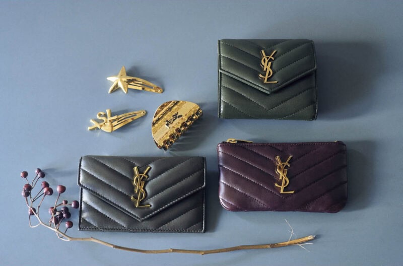 右上から時計回りに、VラインのキルティングがYSLのカサンドラロゴを