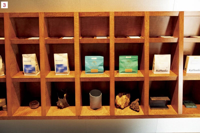 2･3.ヨーロッパを中心に豆は20種類以上揃えており買うこともできる。アワードで優勝経験がありコーヒーマニアも納得のラインナップ。