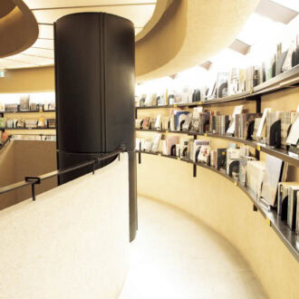 【ソウルの漫画喫茶】梨泰院や江南でのショッピング巡りの休憩に〈GRAPHIC〉が最適！