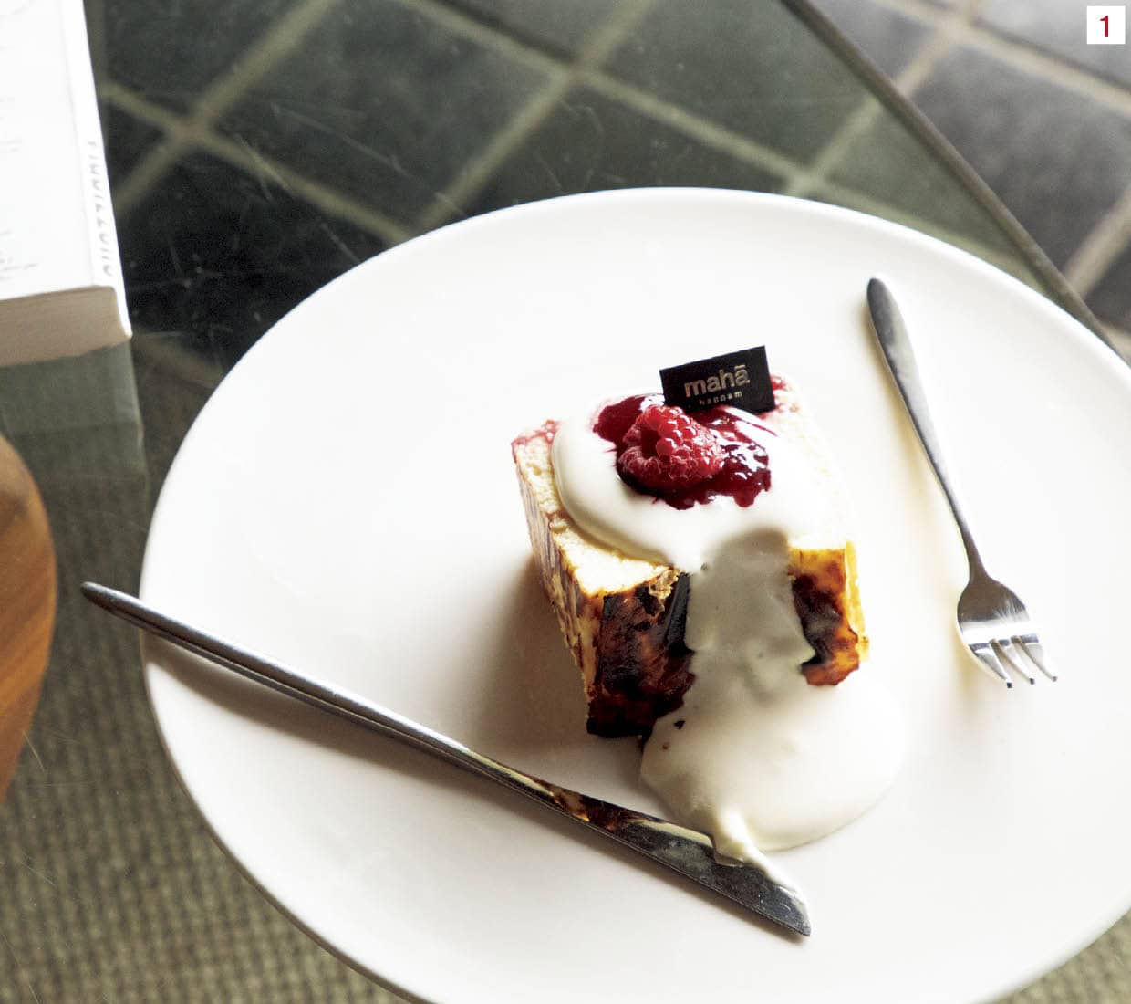 1.毎日お店で焼き上げるバスクチーズケーキ（₩9,300）。