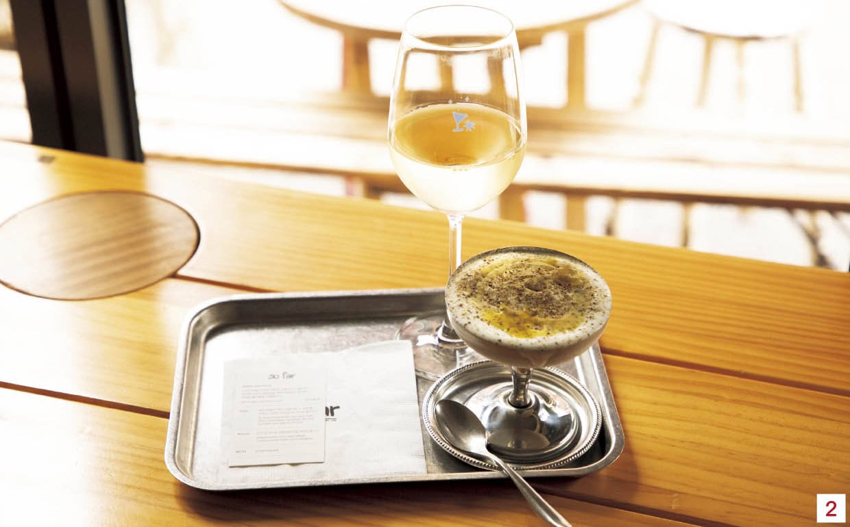 2.ワイン＆ジェラート1カップ₩14,000～。シグネチャーのソルテッドオリーブオイル（₩6,000）は甘いものが苦手な人にもおすすめ。