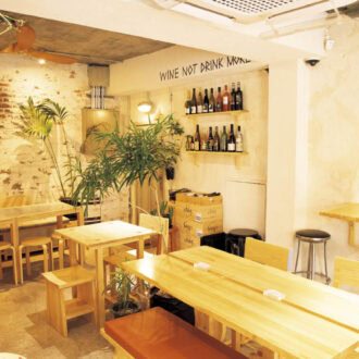 3.ウッディで心地いい店内