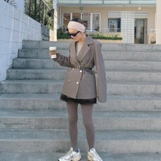 【スナップ】春のジャケットスタイルは、ファーアイテムやスニーカーで外すのが要！