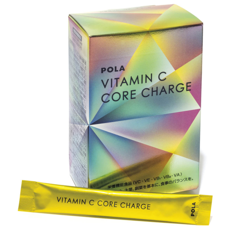 独自処方を採用したビタミンCを中心に、12種類のビタミン、セラミド、亜鉛などをバランスよく配合。水なしで飲める顆粒タイプ。2.3g×30包 ¥5,832(ポーラ)