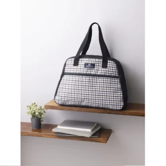 【アクアスキュータム】の大容量ボストンバッグ