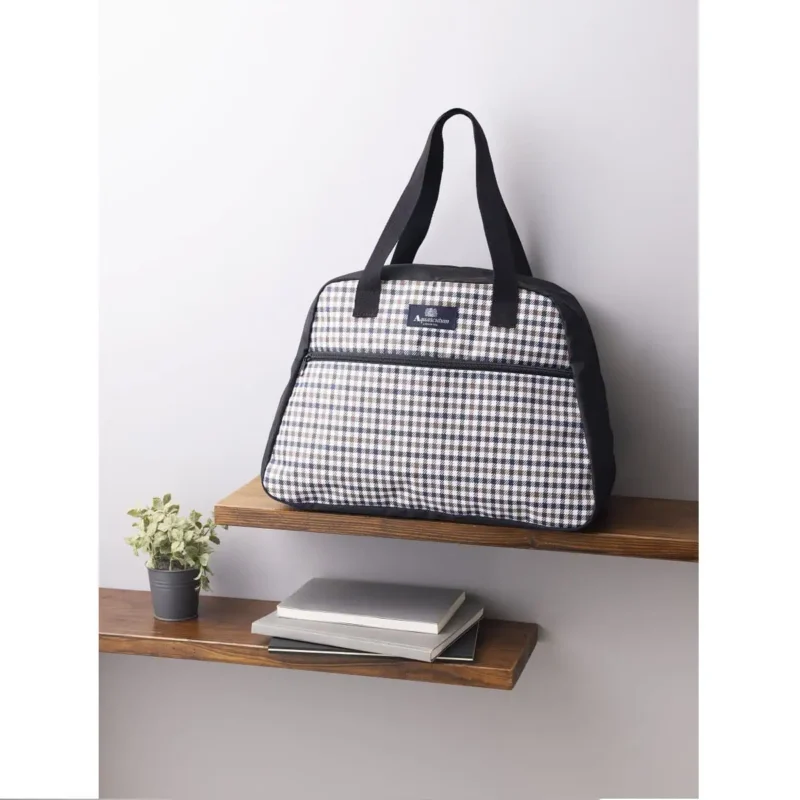 【アクアスキュータム】の大容量ボストンバッグ