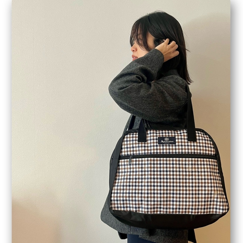 服装を選ばない上品なクラブチェック