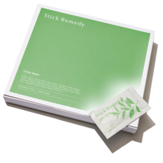 9種のグリーンをベースに、乳酸菌やフラクトオリゴ糖などの腸活成分、ミネラル類まで摂れる。3g×30包 ￥10,800（ジャポニエ・ビューティー）