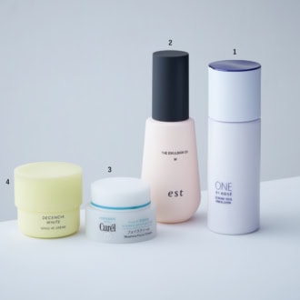 1_強固な潤いバリアを築く高保湿乳液「ライスパワー配合で、しっかり潤う肌に」。ONE BY KOSÉ　セラムヴェール エマルジョン 135mL ¥3,850〈編集部調べ〉（コーセー）　2_砂漠級の乾燥環境でも潤いをキープ「抜群の保湿力でもベタつかないから、メイク前にも使いやすい」。エスト　ザ エマルジョン EX M 120g ¥7,370（エスト）　3_しっとり潤しながら肌荒れもケア「ふわっと軽い使用感が◎。肌がゆらぎがちな時にも頼れます」。キュレル 潤浸保湿 フェイスクリーム［医薬部外品］40g ¥2,970〈編集部調べ〉（花王）　4_透明感を育む ぷるぷるクリーム「みずみずしい感触で、美白も保湿ケアも両取りできる！」。ディセンシアホワイト スパイクーVC クリーム［医薬部外品］30g ¥6,600（ディセンシア・３月10日発売）