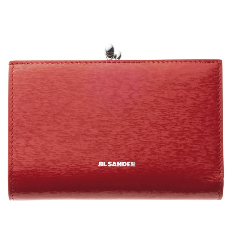 美しい色をクリーンなデザインで堪能。財布［H8×W12.5×D2］￥148,500（ジル サンダー／ジルサンダージャパン）