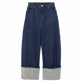 デニム￥26,400（HER.）