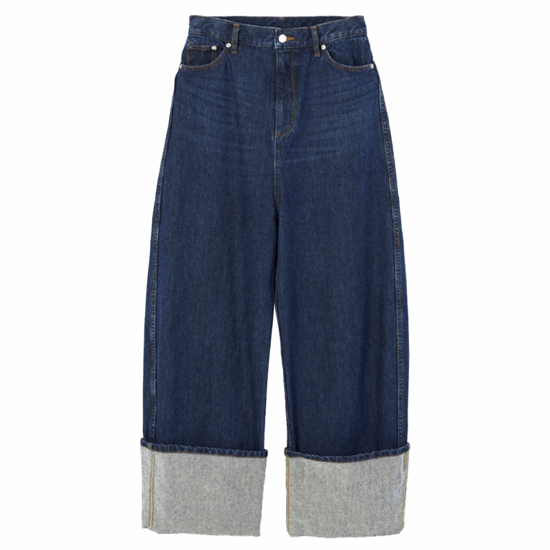 デニム￥26,400（HER.）