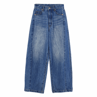 ブルーワイドカーブデニム￥23,100（クレドナ）