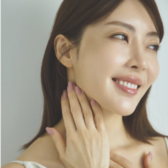 首に年齢を出さない！ 大野真理子さんが30代から徹底している、一生モノの美首を作る習慣