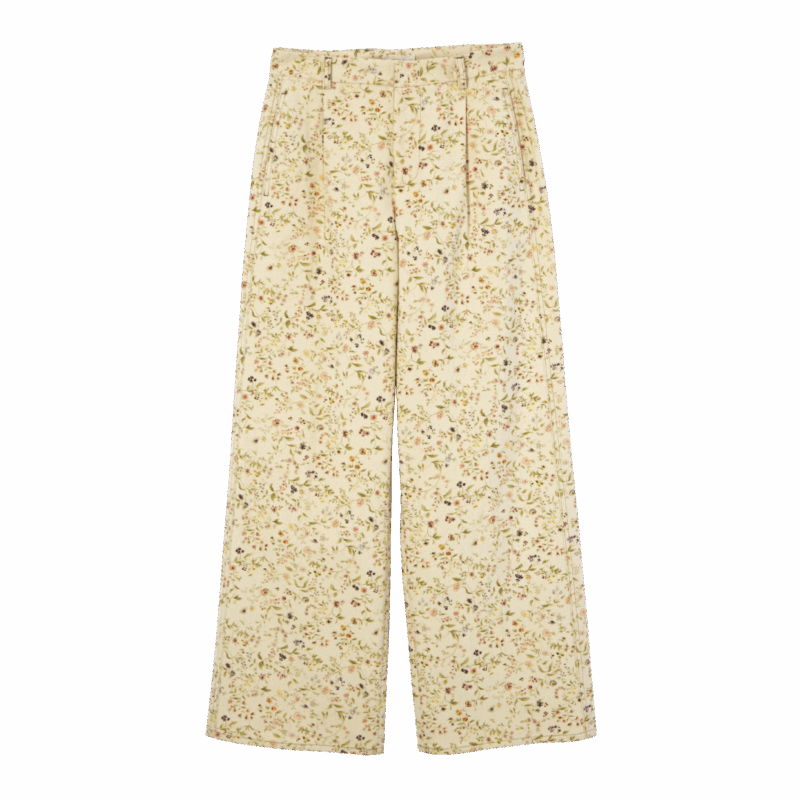 デニム￥46,640（テラ／ティースクエア プレスルーム）