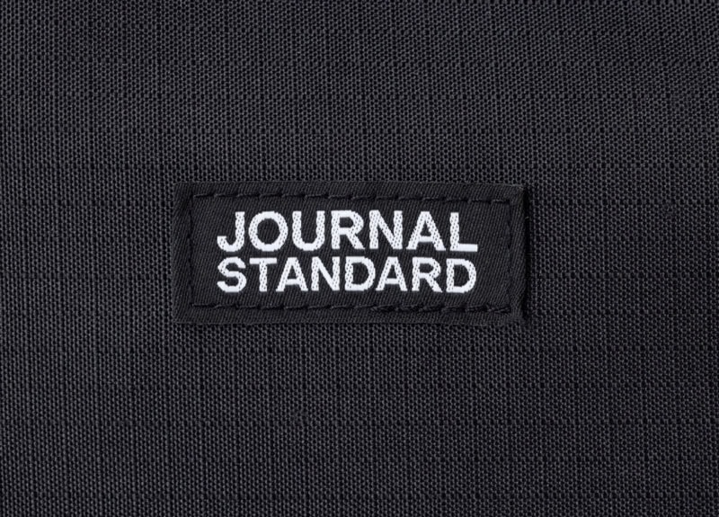 センターの織りネームがさりげないアクセント