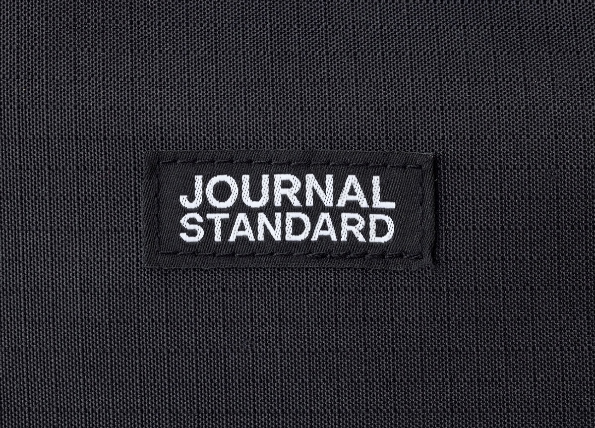 センターの織りネームがさりげないアクセント