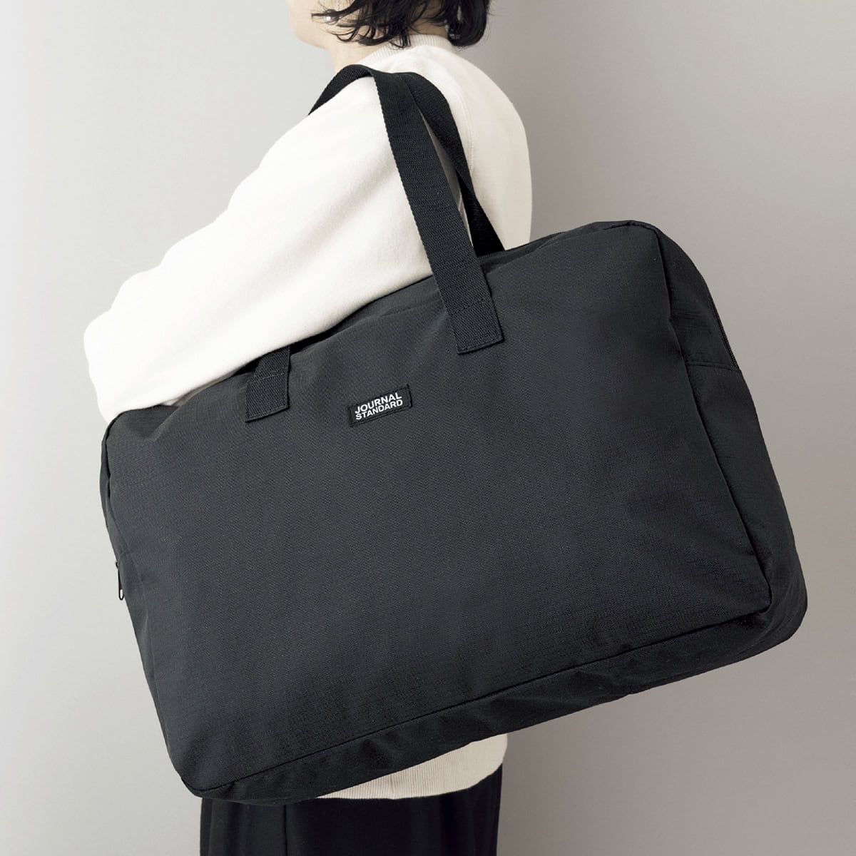 肩にかけられる長めの持ち手