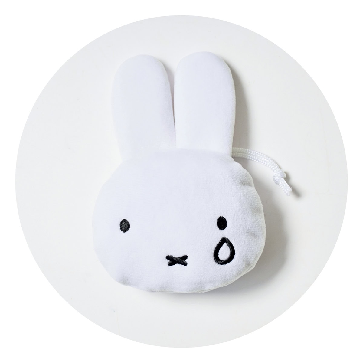 バッグを収納するとフェイス形に変身！