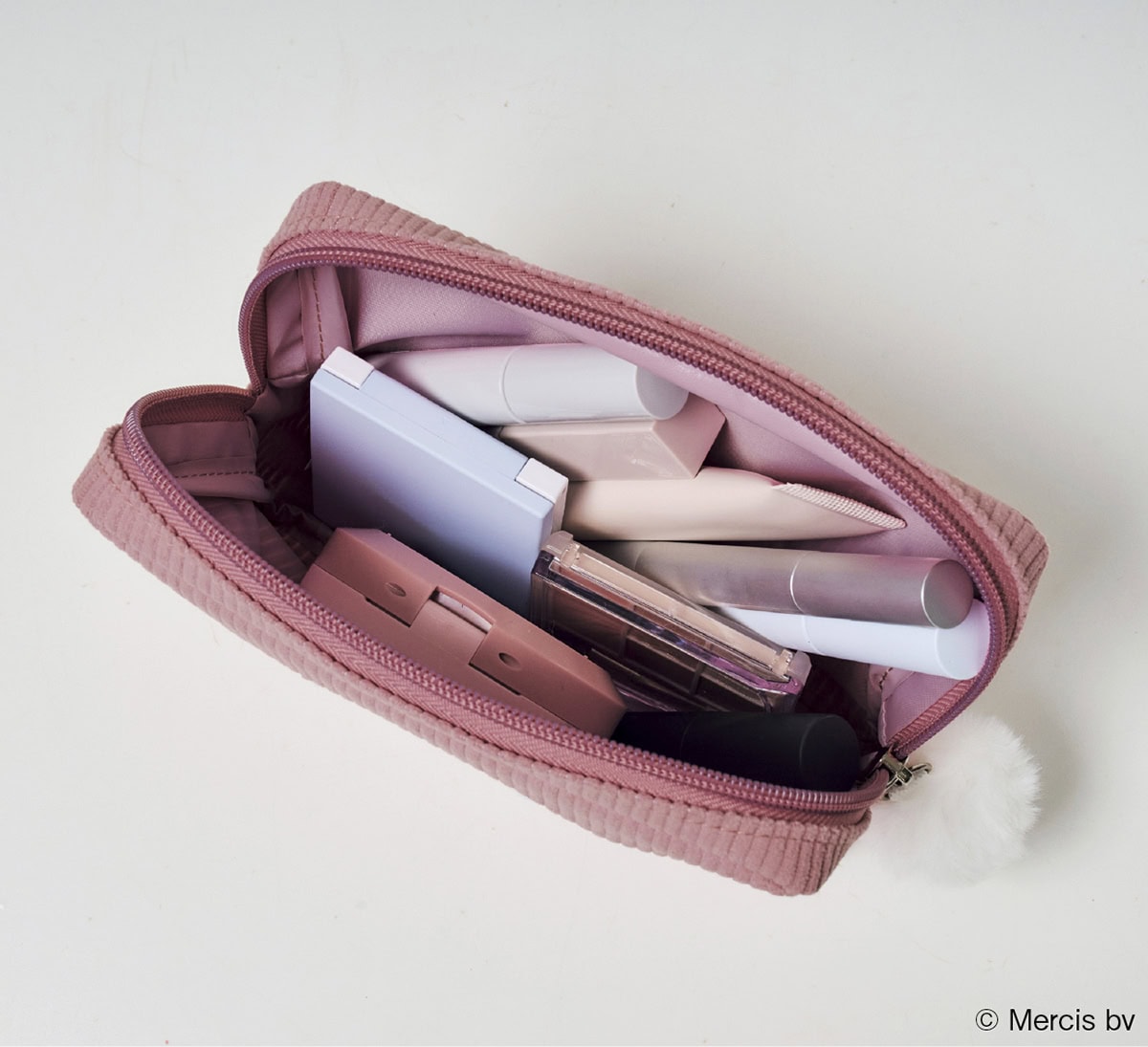 コスメを収納するとこんな感じ