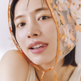 「ピンク下地」で作る理想の赤ちゃん肌　モデル＝井桁弘恵