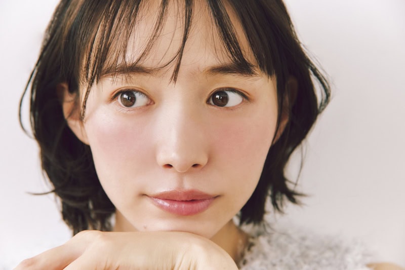 「青みピンクチーク」で作る理想の大人の可愛げフェイス モデル=井桁弘恵