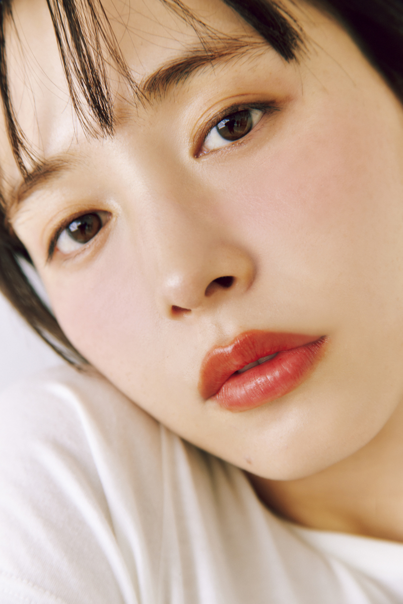 脱力塗りしたリップで洒落＆カワを両立