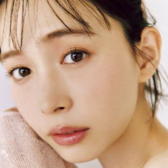 大人の目元に「可愛げ」を。中野明海さんが提案する、2026年版・最新ピンクメイクの作り方