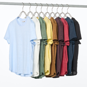 リネンクルーネックT各￥3,990
