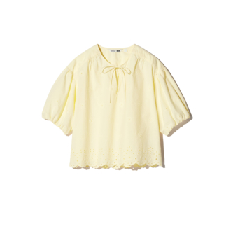 エンブロイダリーブラウス￥3,990