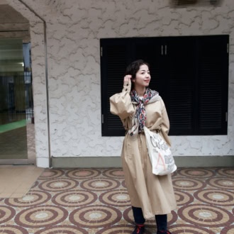 【30代スナップ】インドで購入したスカーフを一巻き♡ トレンチで作る春の装い