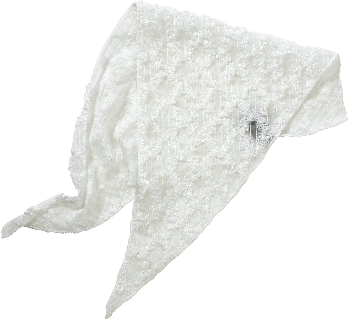 キラッと表情のある素材でハイセンスに。スカーフ￥7,700（オーサムニーズ／ジャック・オブ・オール・トレーズ プレスルーム）