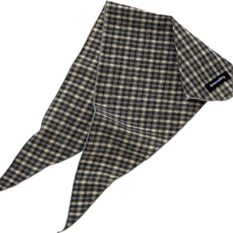 個性を足せるチェック柄。スカーフ￥5,500（シー／エスストア）