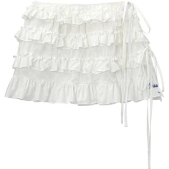 スカート￥17,050（アワーソルティ／ジャック・オブ・オール・トレーズ プレスルーム）