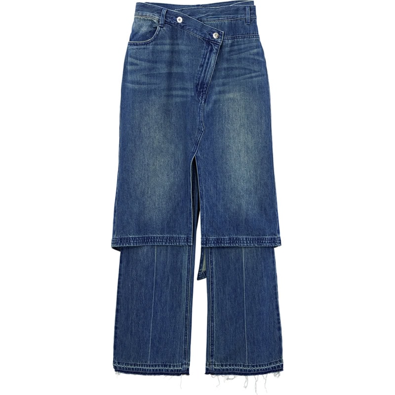 ボトムレイヤードをデニムで再現。それぞれ単品でも活躍できる。スカートデニム￥24,200（メゾンスペシャル／メゾンスペシャル 青山店）