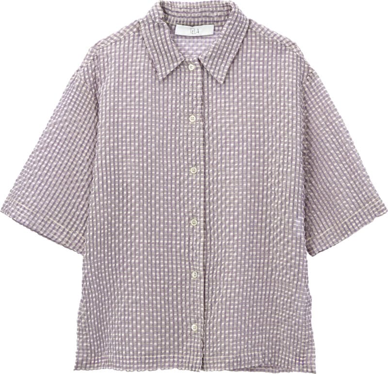 ぽこぽこ素材のチェック柄のシャツ￥34,760（テラ／ティースクエア プレスルーム）