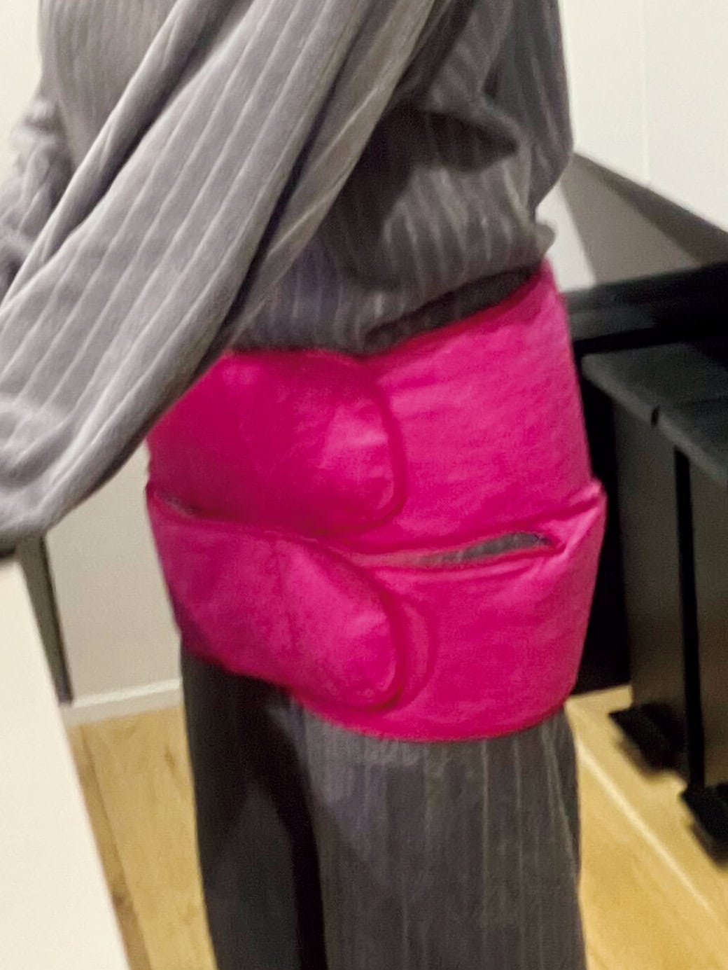 隙間時間に巻くだけで、骨盤やお尻を引き締めマッサージしてくれる骨盤おしりリフレ