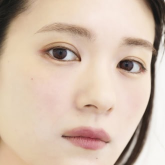 鼻に超接近！『イガリシノブの超接近メイク塾』　Before