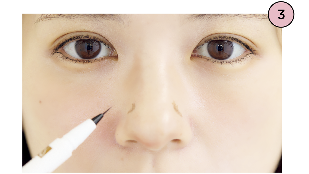 【3】小鼻のくぼみ位置を強調