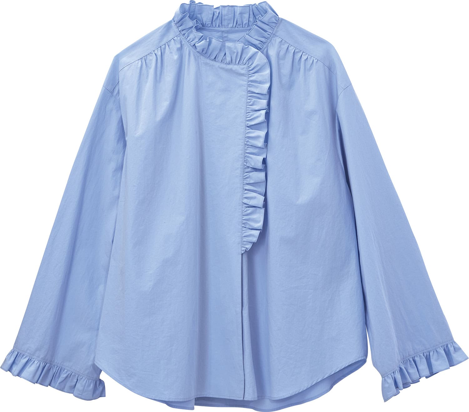 クリーンなサックスシャツに控えめなフリルが上品な甘さ。フリルシャツ￥17,600（ノーリーズソフィー／ノーリーズソフィーアトレ恵比寿店）