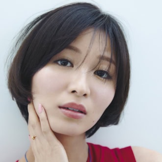 「ポール & ジョー」の主役級リップで洒落顔に。人気ヘアメイク直伝のトータルバランス術