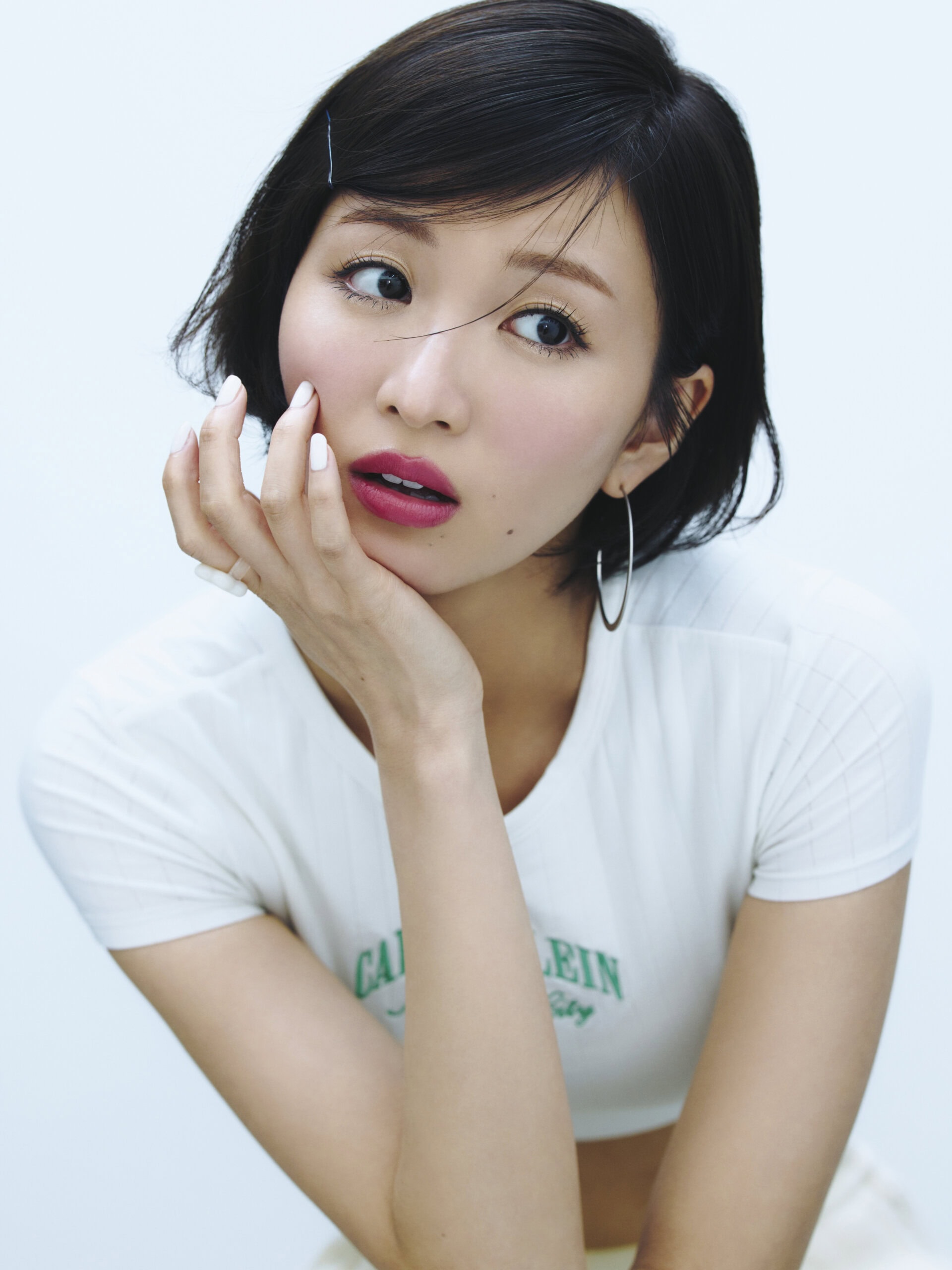 ヴィセ ネンマクフェイク ルージュ Ⅱ RO650が 主役のメイク モデル＝岡崎紗絵