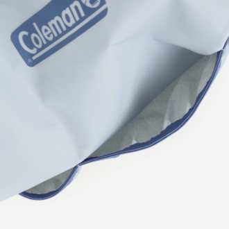 バッグと外ポケットの内側はシルバーのアルミシート